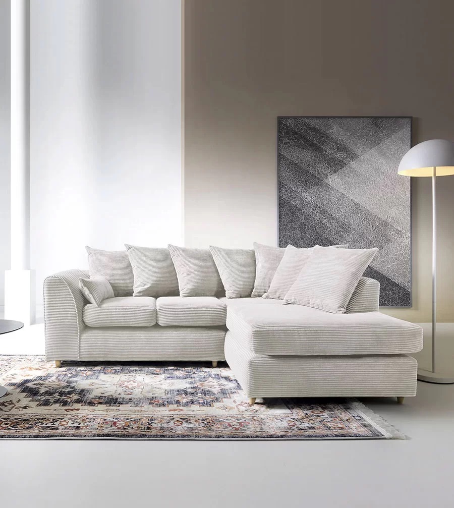 Effortless Style Meets Everyday Relaxation